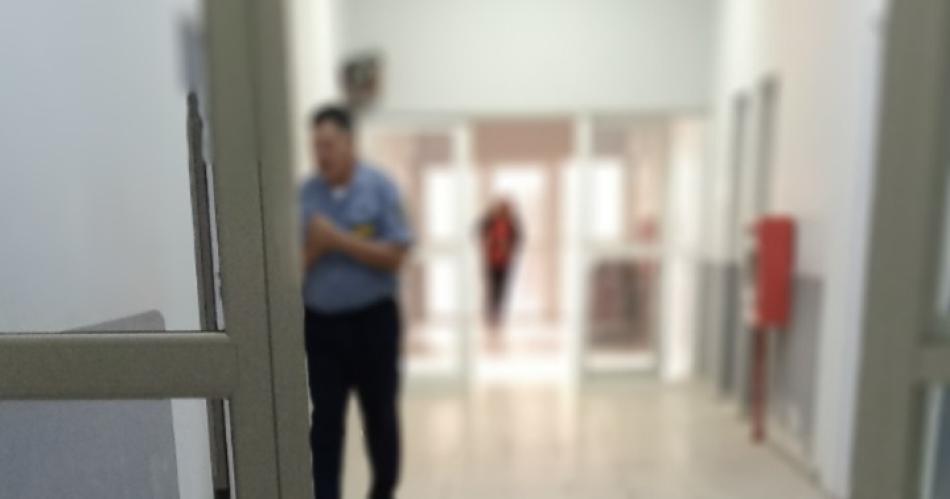 Un ADN hunde a municipal que embarazoacute a una nintildea