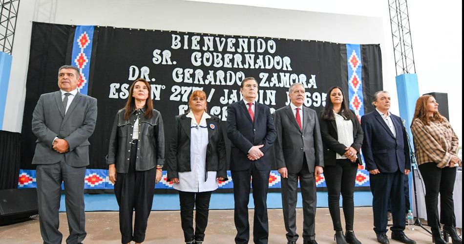 Zamora inauguroacute una escuela para 10 nintildeos y un jardiacuten para 4 alumnos en El Cerrito