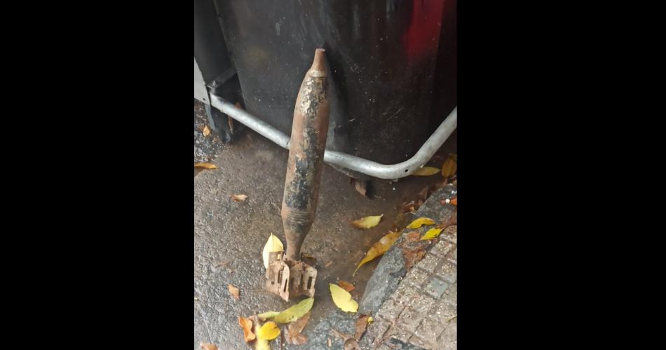 Terrible susto- encuentran un misil en un contenedor de basura