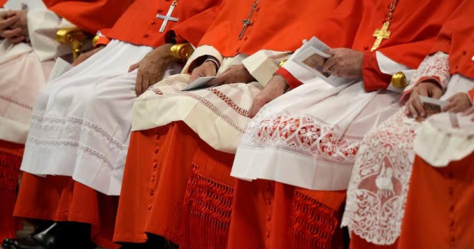 El kit de los cardenales para el cónclave