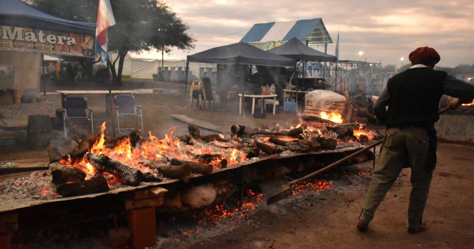 Sumampa se prepara para el 10ordm Asado con Cuero y Locro Criollo