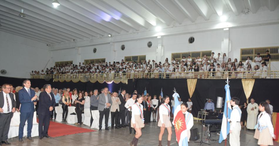 FOTOS  La Escuela de Comercio Antenor R Ferreyra celebroacute su 90ordm aniversario con un emotivo acto