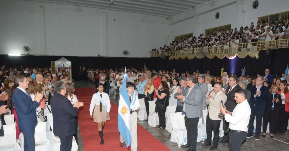 FOTOS  La Escuela de Comercio Antenor R Ferreyra celebroacute su 90ordm aniversario con un emotivo acto