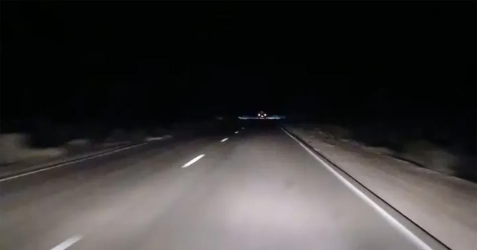 Quiso matar a su hija empujaacutendola a la ruta cuando pasaba un camioacuten