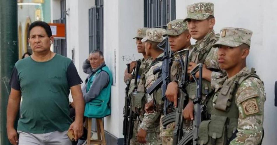 Peruacute-declaran el toque de queda donde asesinaron a trece mineros