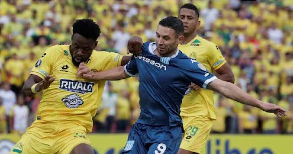 Show de goles de Racing en Colombia- ganó y es el �nico líder de su grupo