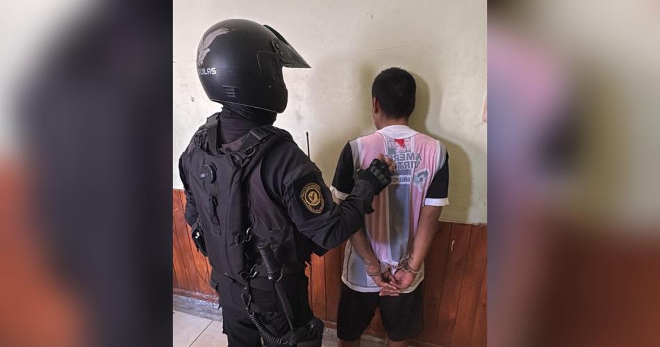 Con las manos en la masa- sorprenden a ladrón robando espejos de motos en pleno centro