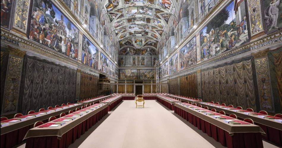 LA MÁS FAMOSA La directora de los Museos Vaticanos Barbara Jatta anunció que la Capilla Sixtina con el famoso fresco del Juicio Final de Miguel Ángel ya est preparada para el cónclave