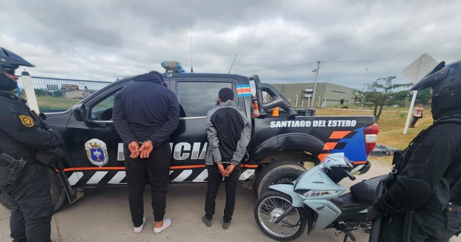 Robo y persecucioacuten- la policiacutea detuvo a dos sospechosos tras un operativo relaacutempago