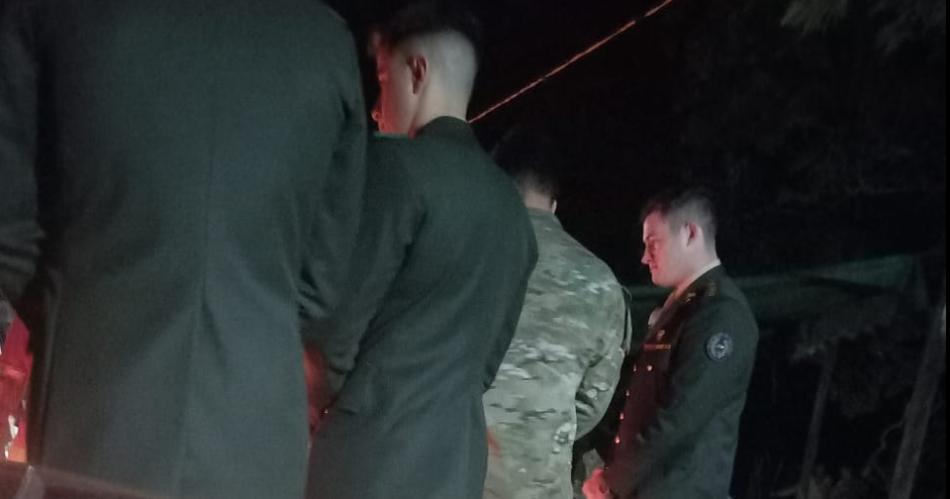Con honores y muchas laacutegrimas despidieron al teniente Olivera