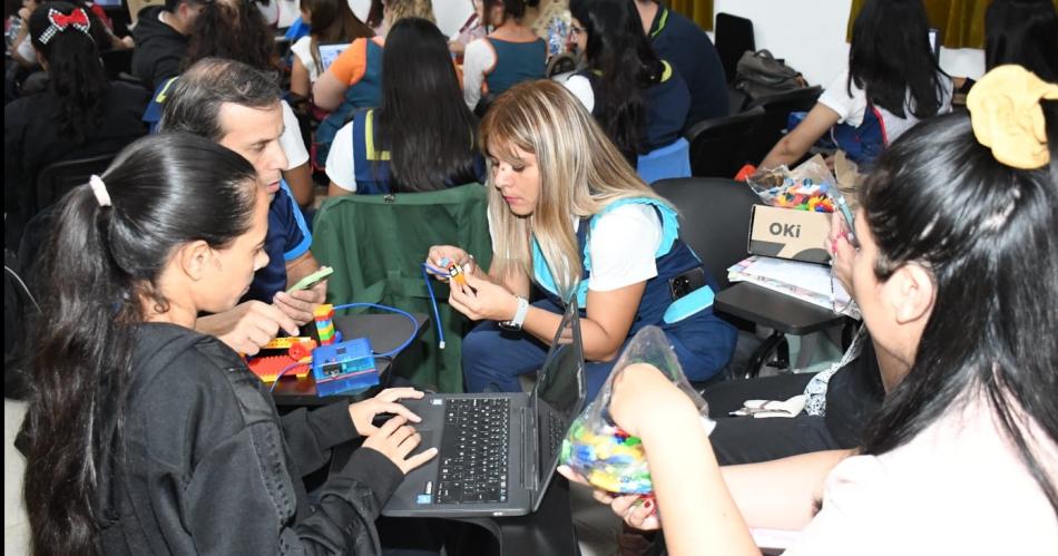 Docentes de los jardines de infantes municipales contin�an con la capacitación sobre robótica educativa