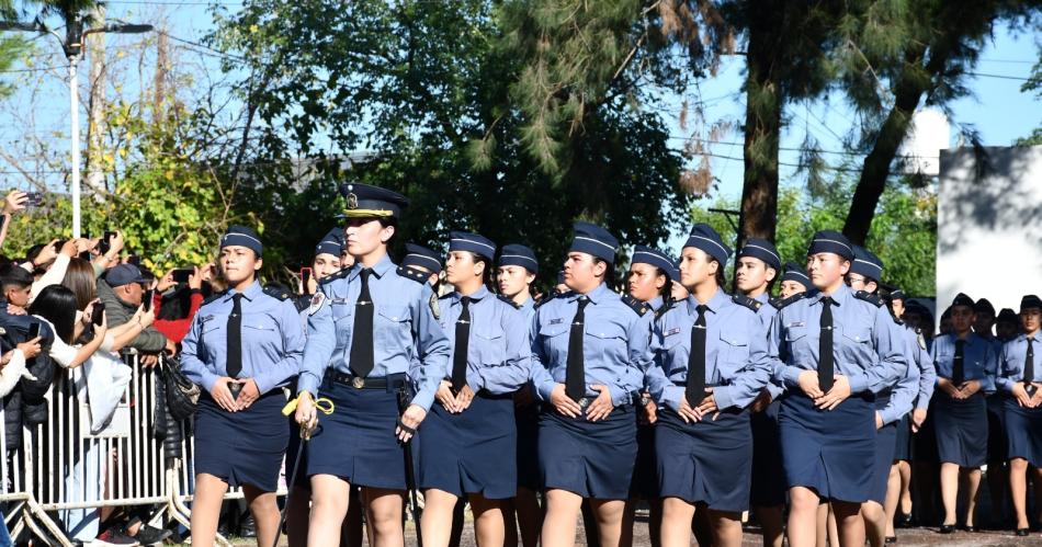 El Liceo Policial Mixto Cnel Juan Francisco Borges celebroacute su 36ordm aniversario