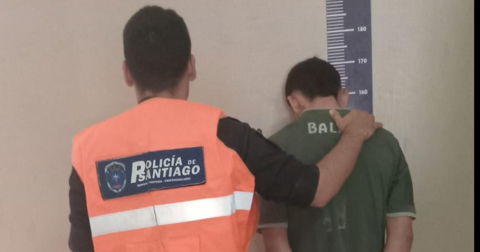 Cae un acusado de hurto durante un allanamiento en barrio Salta Prolongacioacuten