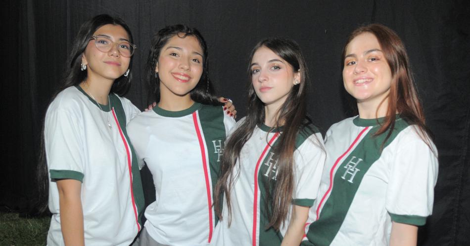 FESTEJO EN EL COLEGIO HERMAS