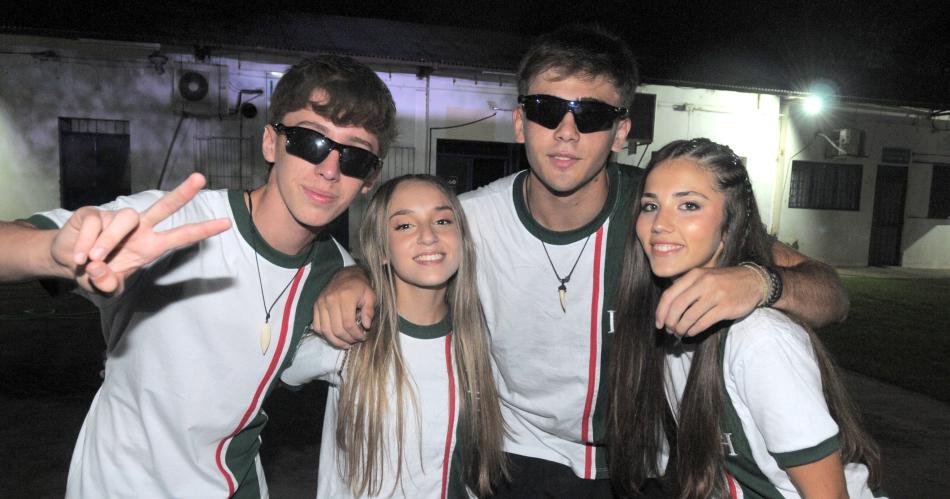 FESTEJO EN EL COLEGIO HERMAS