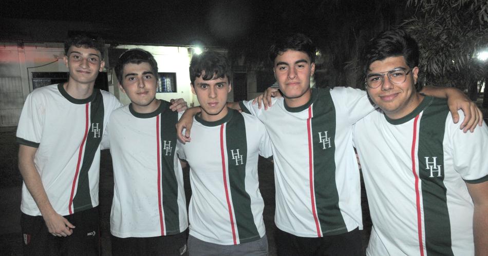 FESTEJO EN EL COLEGIO HERMAS