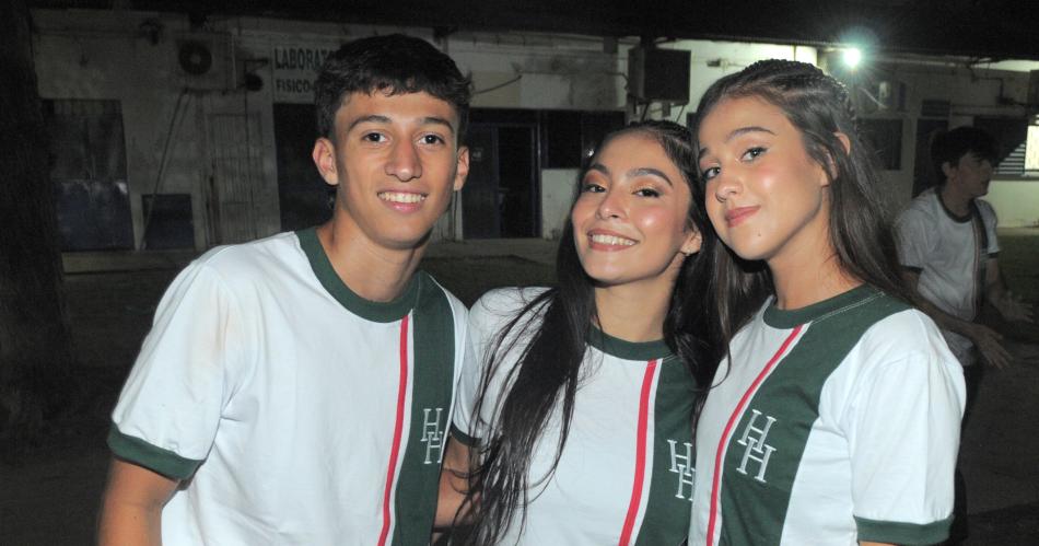 FESTEJO EN EL COLEGIO HERMAS