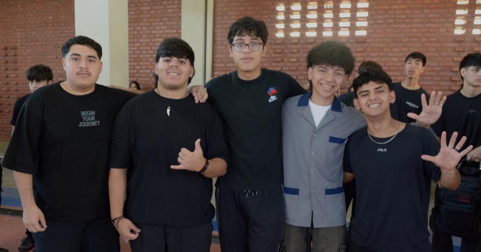 PRESENTACIOacuteN EN LA ESCUELA NORMAL