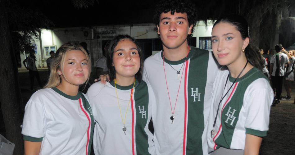 FESTEJO EN EL COLEGIO HERMAS