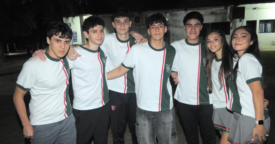 FESTEJO EN EL COLEGIO HERMAS