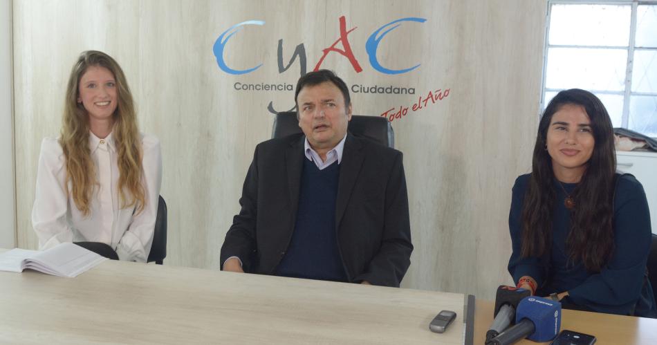 El historiador Eduardo Laacutezzari disertaraacute en el ciclo de charlas del Cyac