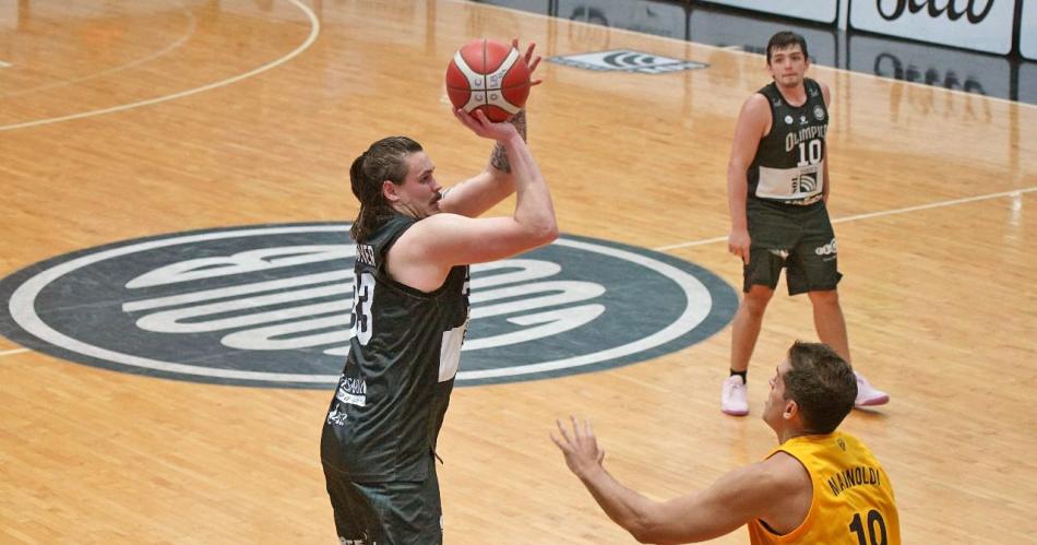 Oliacutempico no jugoacute bien y Regatas no lo perdonoacute