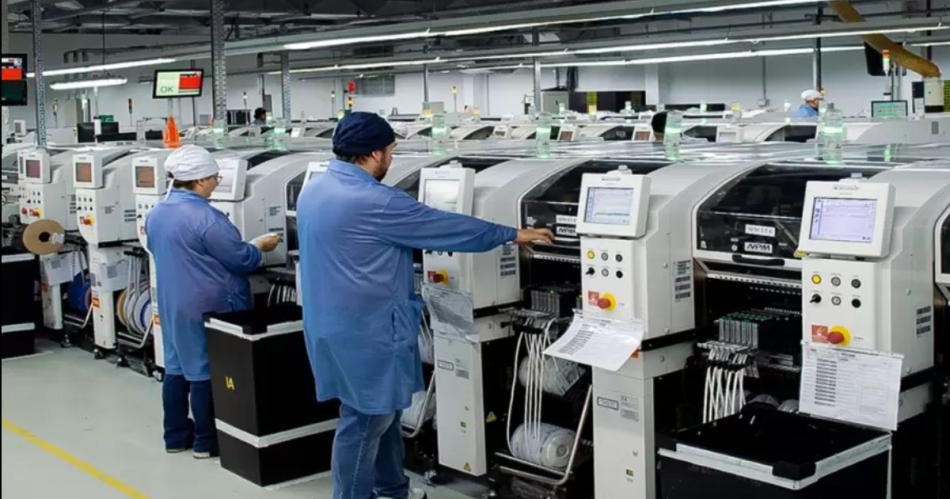 Denuncian que peligra la industria los empleos y la soberanía fueguina