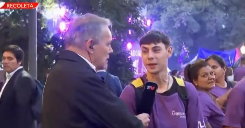 VIDEO Libertarios denuncian que fueron al acto de Adorni por 25 mil pesos y les quisieron dar menos