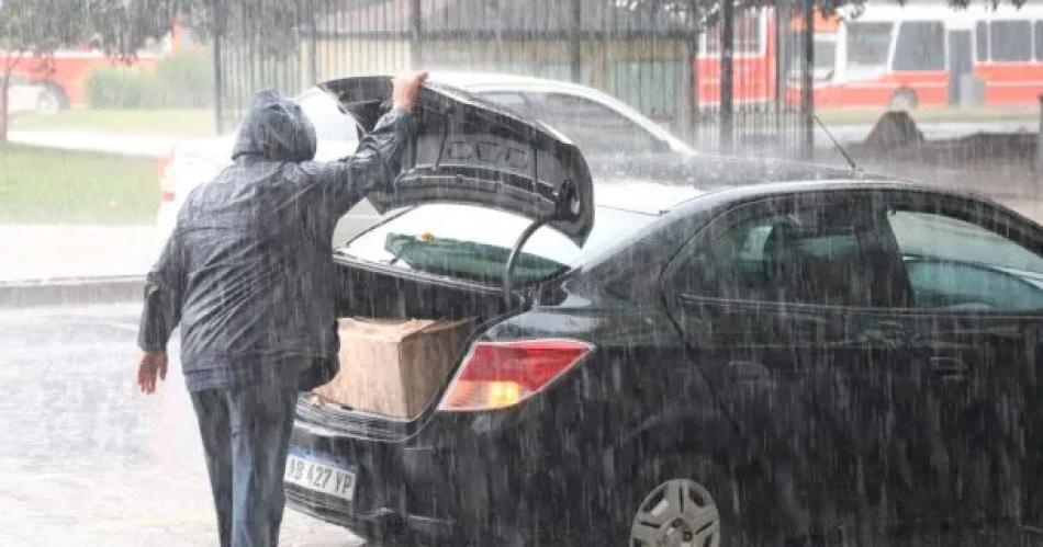 Terrible temporal azota a Buenos Aires- Defensa Civil emite alerta criacutetica