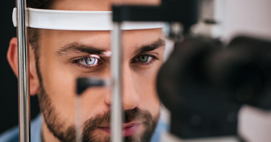 Uveiacutetis una enfermedad que puede ser una complicacioacuten del dengue