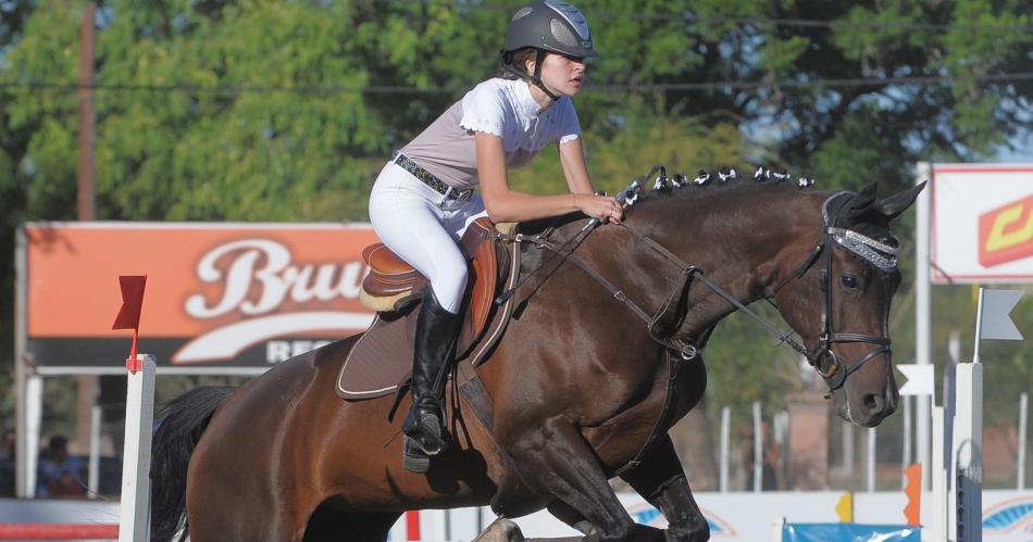 Se viene el Torneo Regional de saltos hiacutepicos en Santiago