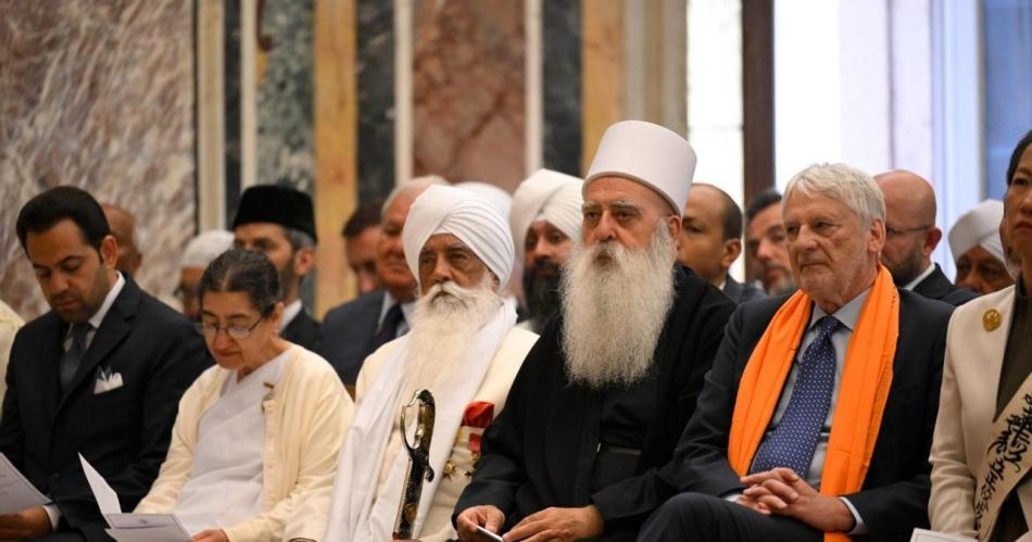 Leoacuten XIV contundente- Digamos no a la guerra al rearme y a la economiacutea que empobrece