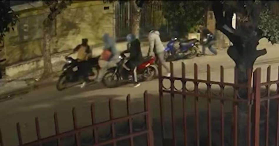 VIDEO  Brutal ataque- motochorros le dispararon en sus testiacuteculos cuando intentaron robarle