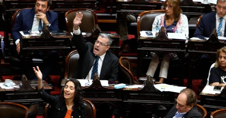 La amenaza de un paro del trasporte aéreo pone en riesgo la viabilidad de la sesión del 29 de mayo