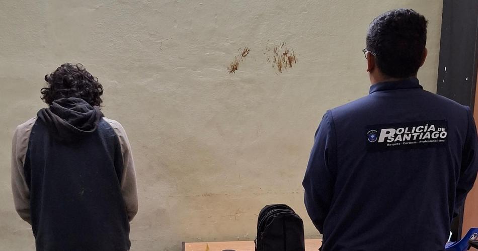 Roboacute en pleno centro y fue identificado por las caacutemaras de seguridad- lo detuvieron