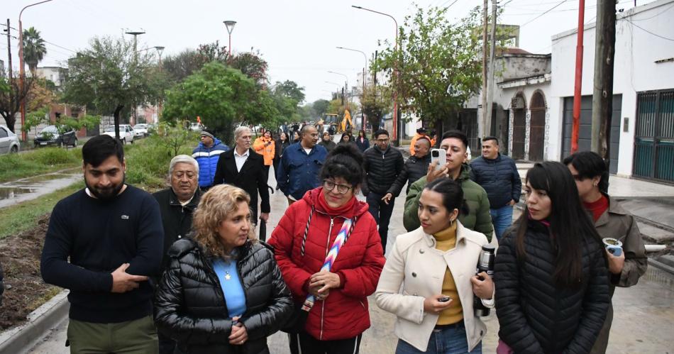 Norma Fuentes habilitoacute 900 metros  de la repavimentacioacuten de la Av Coloacuten