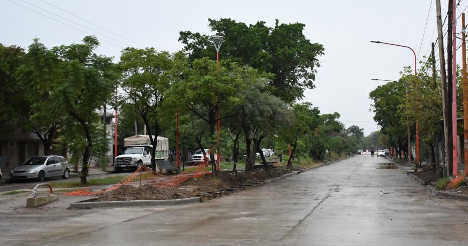 Norma Fuentes habilitoacute 900 metros  de la repavimentacioacuten de la Av Coloacuten