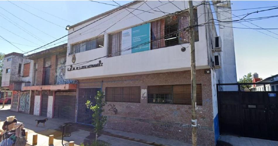 Los adolescentes son compañeros de una escuela secundaria en Moreno