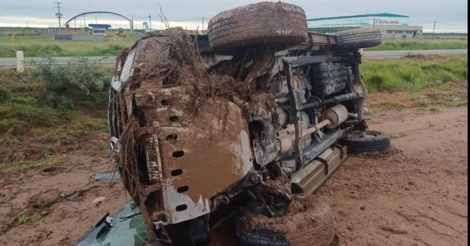 Vuelco de una camioneta en la Ruta 21 (Foto- Archivo  El Liberal)