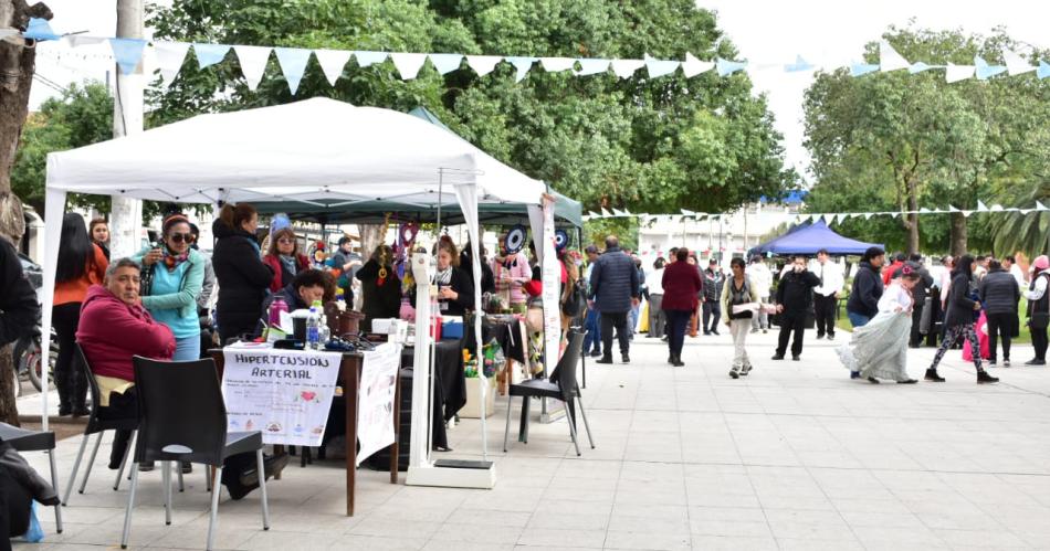 La Feria Especial 25 de Mayo se desarrolloacute con singular eacutexito en Friacuteas