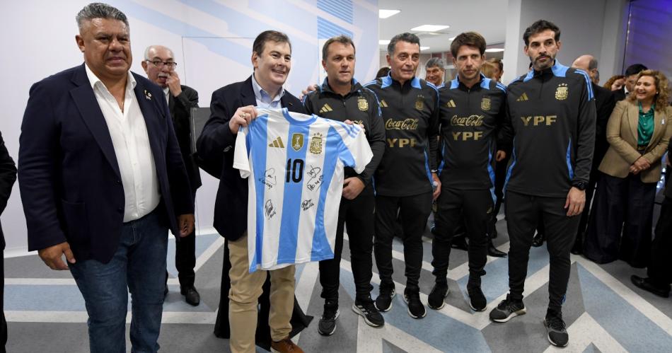 El gobernador Zamora inauguroacute el nuevo edificio de la secretariacutea de Deportes y Recreacioacuten