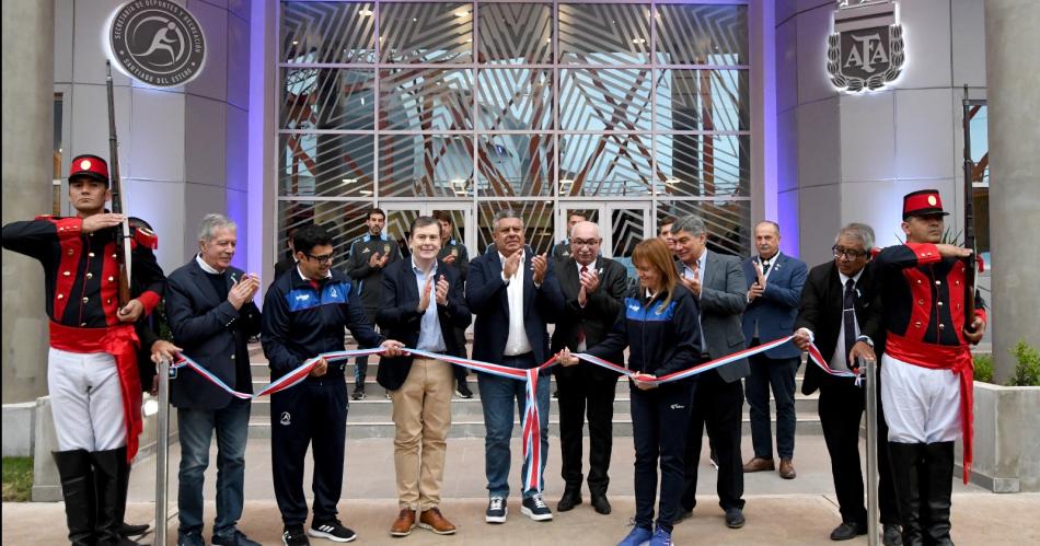 El gobernador Zamora inauguroacute el nuevo edificio de la secretariacutea de Deportes y Recreacioacuten