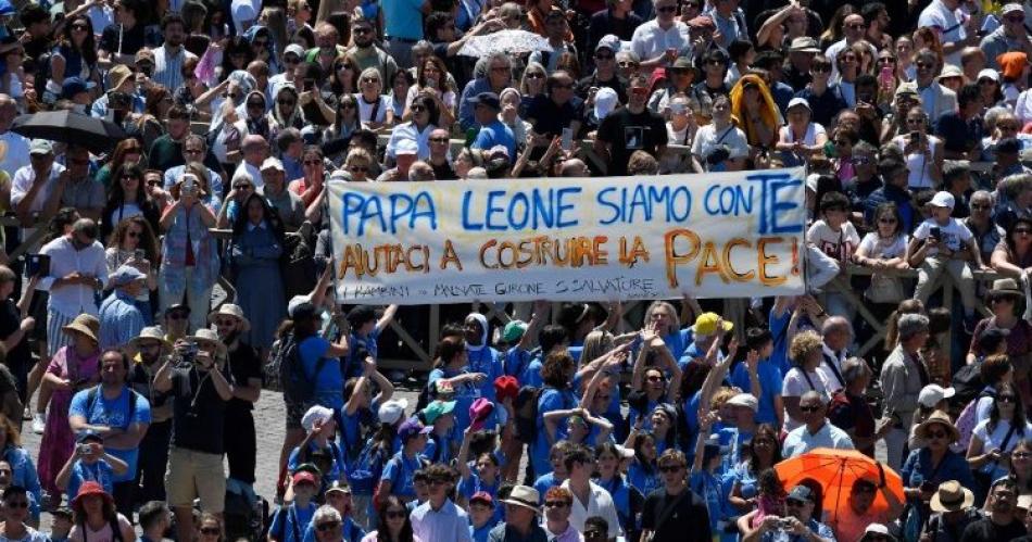 VIDEO  Leoacuten XIV- Caminemos en la alegriacutea de la fe para ser templo santo del Sentildeor