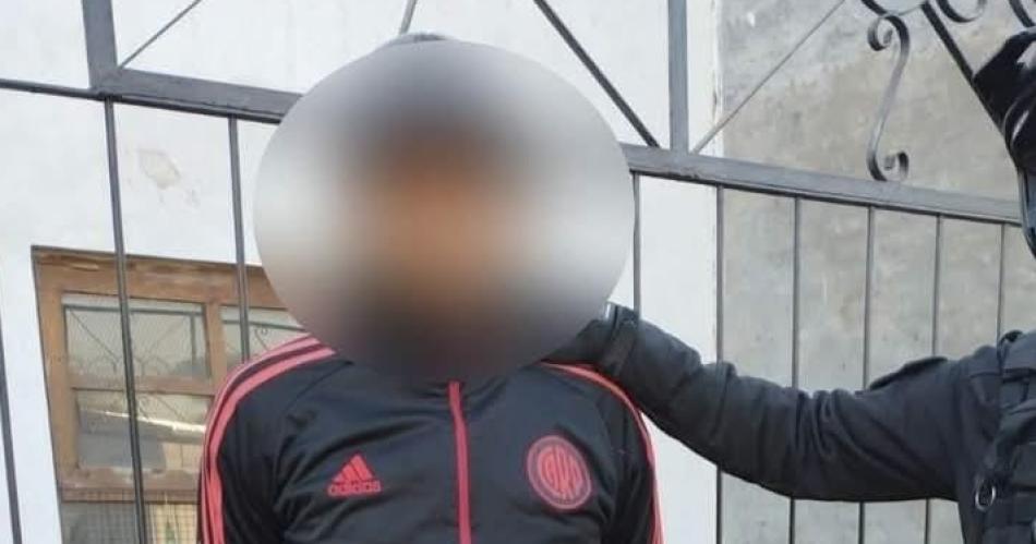 Horror en Antildeatuya- caco con antecedentes ingresoacute a una vivienda a robar y quiso abusar de la duentildea de casa