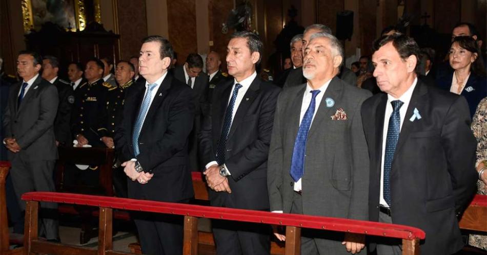El gobernador Zamora presencioacute el Tedeum de Catedral Basiacutelica