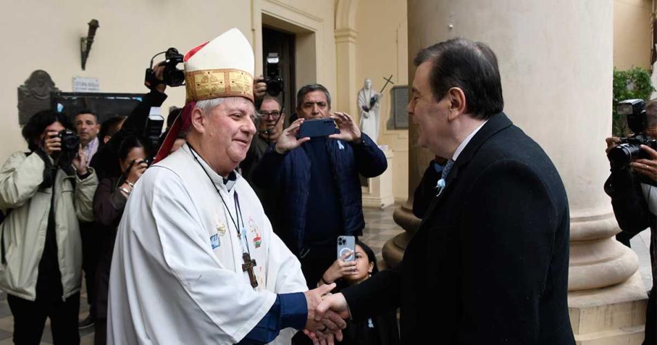 El gobernador Zamora presencioacute el Tedeum de Catedral Basiacutelica