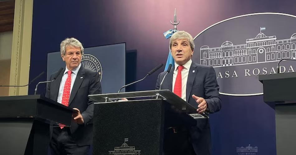 El titular del ARCA prepara un proyecto para captar dólares del colchón