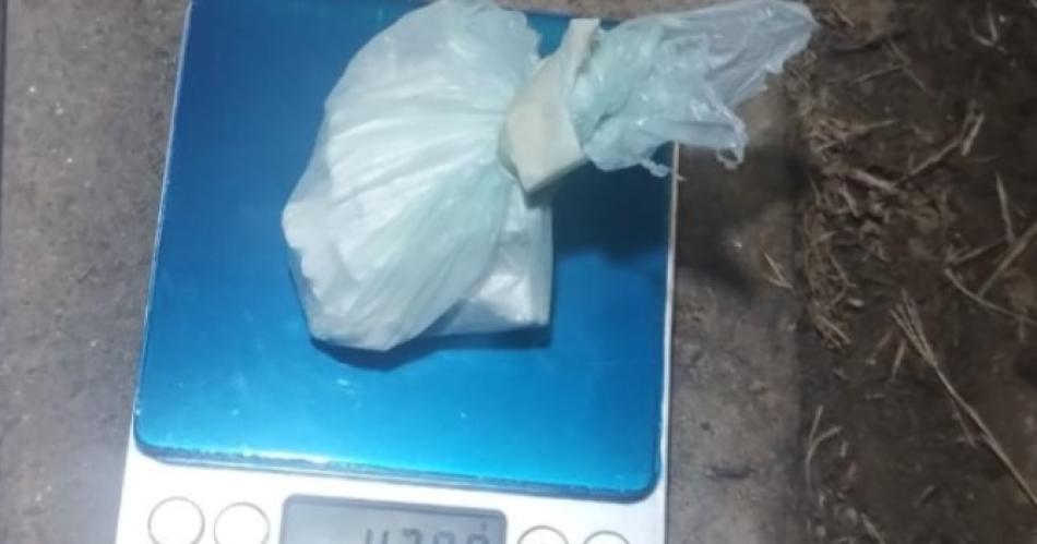 Dos personas tras las rejas tras secuestrarles drogas y dinero en efectivo