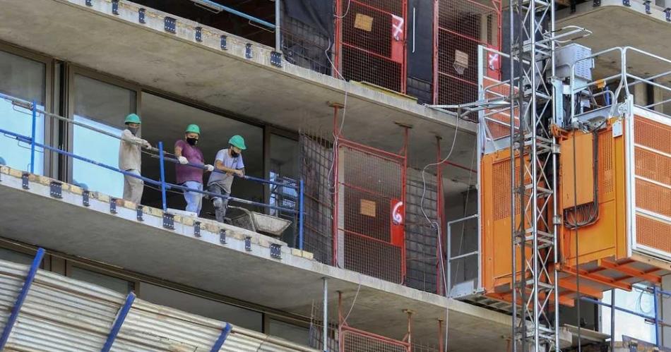 Diputados presentan ley para proteger a compradores de viviendas en construcción