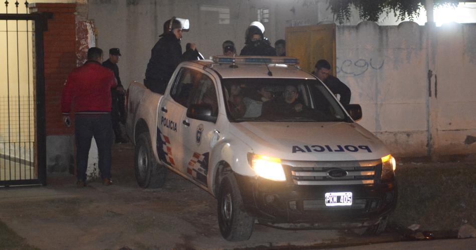RONDA DE VIOLENCIA- Los policías persiguieron y apresaron a Alegre Después terminó internado en el Regional Su padre fuera de peligro
